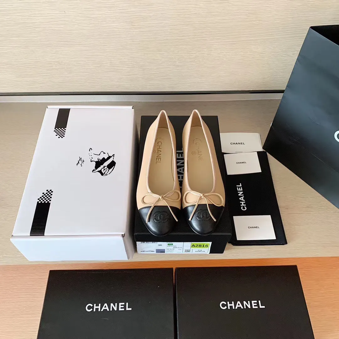 👟👟Ex-factory price 440👟👟Chanel Chanel⚠️Classic forever ballet shoes...the first few domestic versions, welcome to compare🆚🌟Material: The upper is made of imported sheepskin ✈️Mixed sheepskin lining ✈️Italian leather outsole🌟size: 34-40